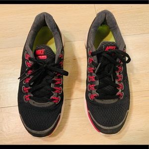 Used Nike free 4.0 v3 livestong sneaker